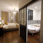 Au Jeu De Paume Bed & Breakfast Epernay