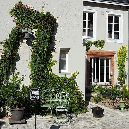 Au Jeu De Paume Frühstückspension Épernay