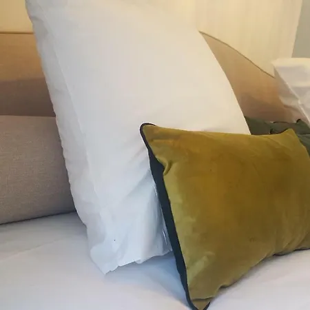 Bed & Breakfast Au Jeu De Paume Epernay