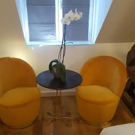 Bed & Breakfast Au Jeu De Paume Epernay