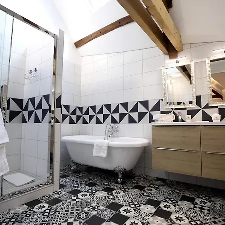 Bed & Breakfast Au Jeu De Paume 4*