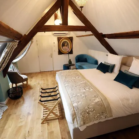 Bed & Breakfast Au Jeu De Paume 4*