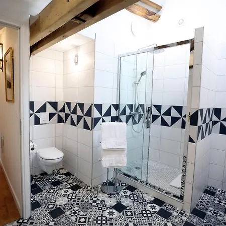 Au Jeu De Paume Bed & Breakfast Epernay