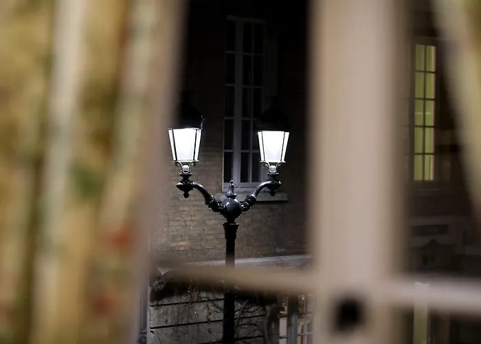 Au Jeu De Paume Epernay