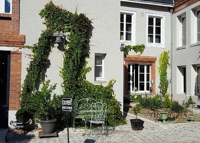 Au Jeu De Paume Bed & Breakfast Epernay