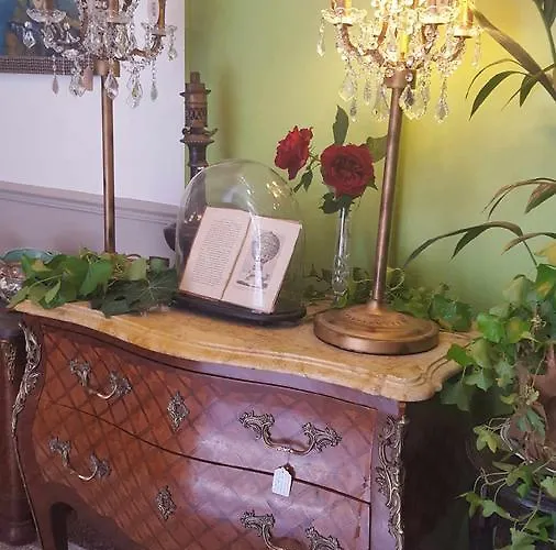 Au Jeu De Paume Bed & Breakfast 4*