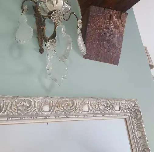 Au Jeu De Paume Bed & Breakfast Epernay