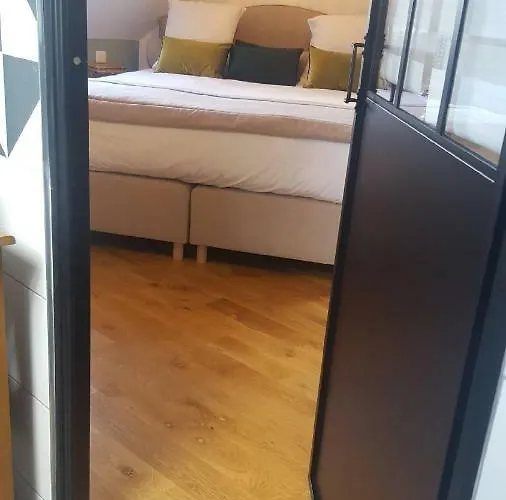 Bed & Breakfast Au Jeu De Paume 4*