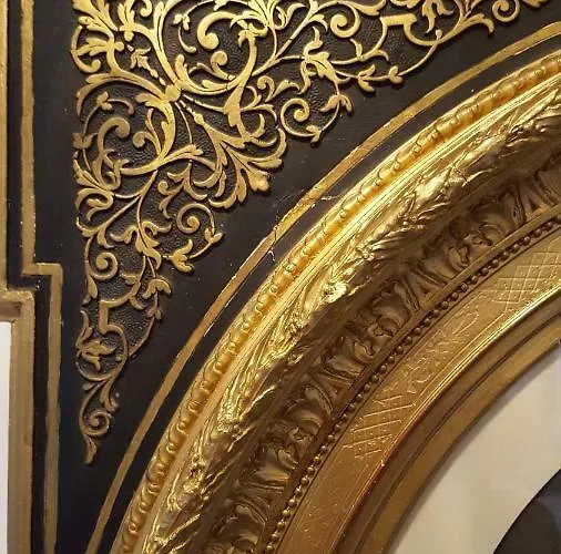 Au Jeu De Paume Bed & Breakfast